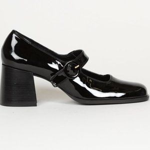 CAREL PARIS BLACK PATENT LEATHER MARY JANES **NEW** SIZE 39 EU (7.5 US Approx)